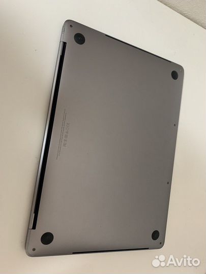 MacBook Pro 2016 touch bar 3,1ghz 8gb/512gb