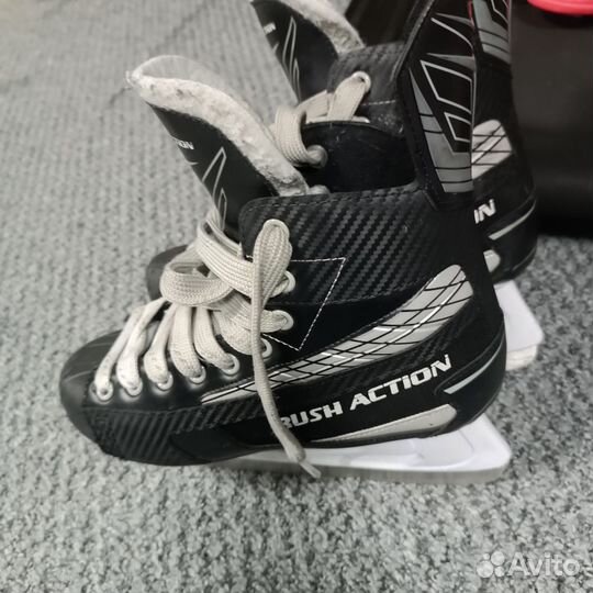 Коньки хоккейные