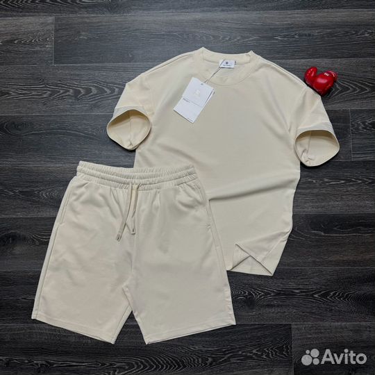 Шорты и футболка