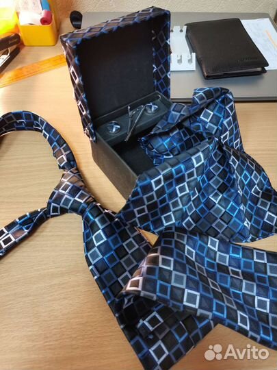 Галстук и платок в наборе