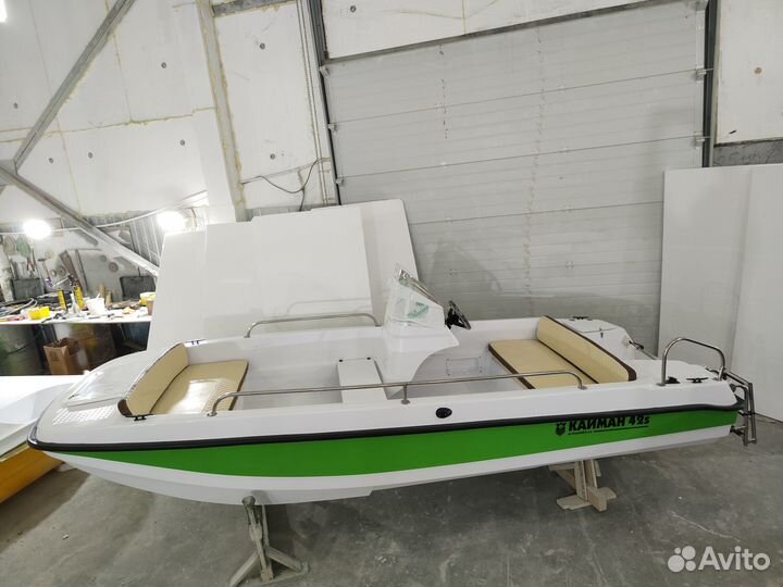 Консольная мотолодка Кайман 42 s мотор 9,9-50 л.с