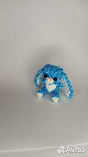 Амигуруми из бисера зайчик