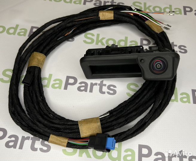 Оригинальная камера заднего вида MQB-EVO