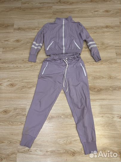 Костюм спортивный