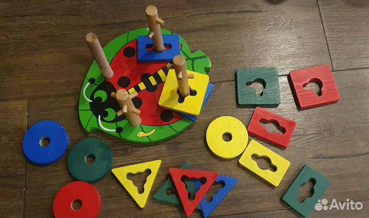 Развивающие игрушки и книги