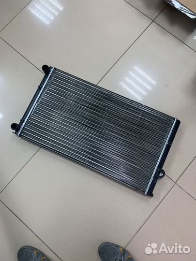 Радиатор охлаждения Volkswagen Golf 3 \ Vento