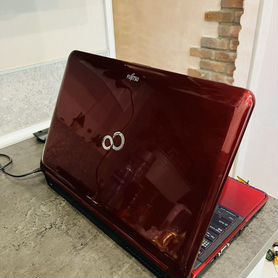 Fujitsu lifebook AH77/E