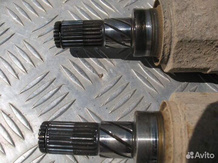 Полуось задняя Nissan X-Trail T30 2.2