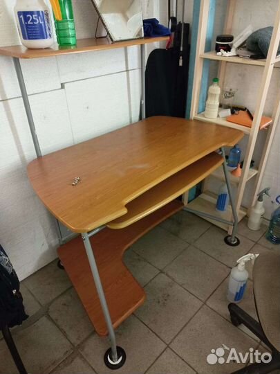 Компьютерный стол