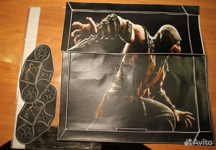 Виниловая наклейка на PS4