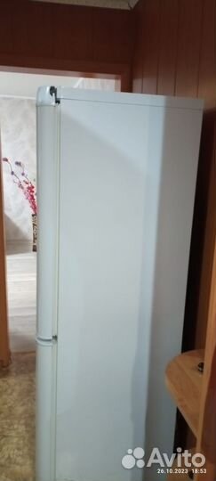 Холодильник indesit