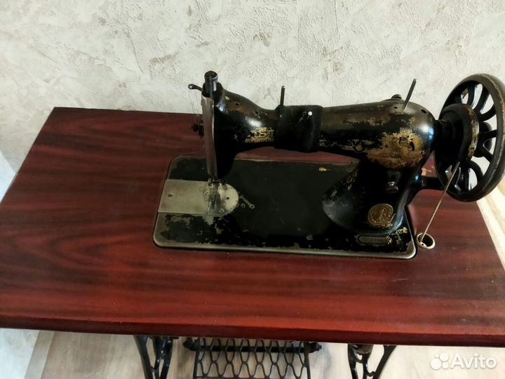 Швейная машинка Singer ножная