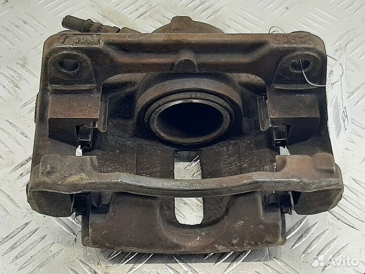 Суппорт передний левый Renault Megane 2 2005