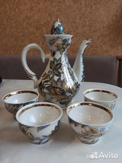 Чайник-кувшин фарфоровый и 4 пиалы.Кисловодск.ссср