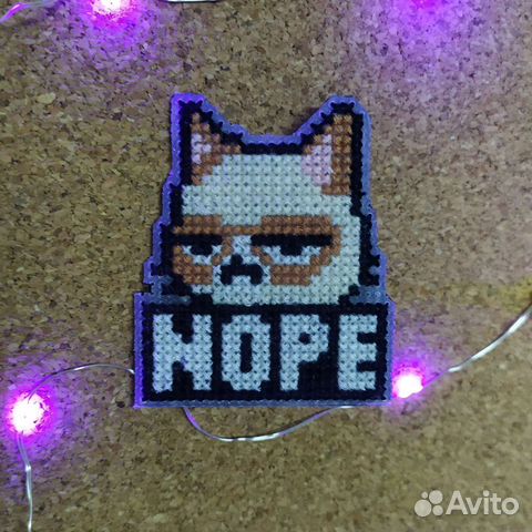 Вышитые значки и брелоки