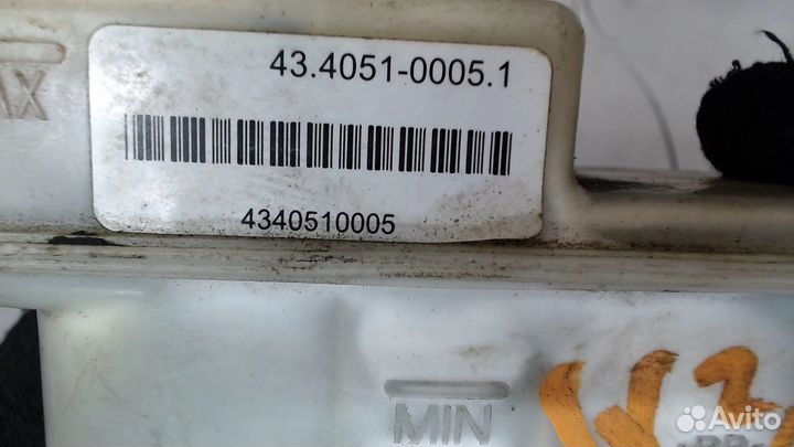 Бачок тормозной жидкости Infiniti QX56, 2005