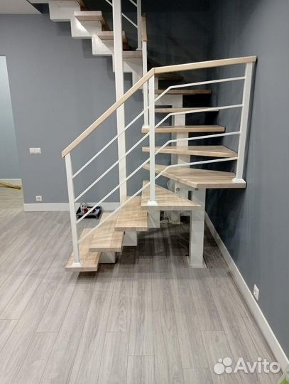 Лестница на металлокаркасе / изготовление лестниц