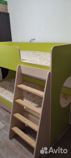 Двухъярусная кровать 