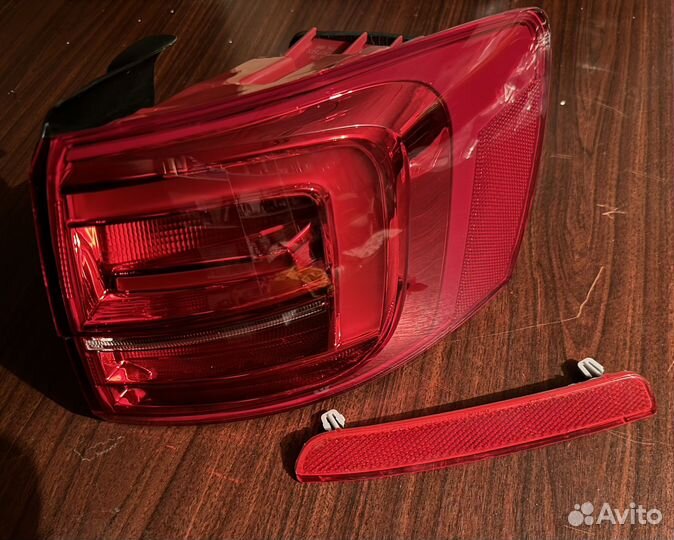 Фонарь задний правый в сборе jetta 6