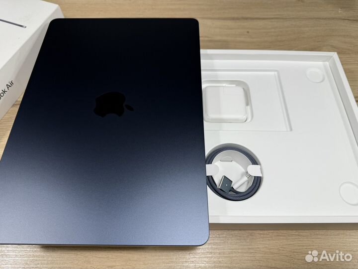 MacBook Air 13 M3 16gb 256gb новый midnight