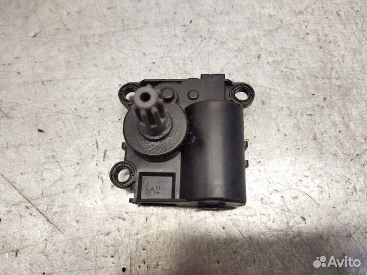 Моторчик заслонки отопителя Kia Ceed хетчбэк 1.6