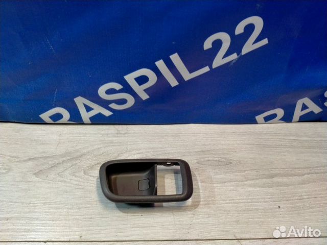 Накладка ручки двери правая Toyota Mark Ii GX105