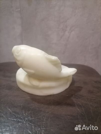 Статуэтка из мрамора