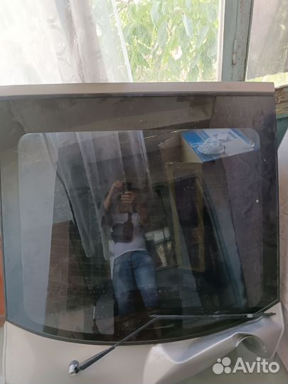 Стекло крышки багажника