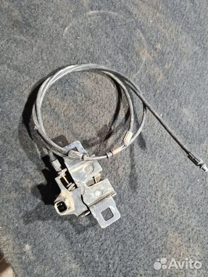 Замок капота Land Rover Discovery 2008