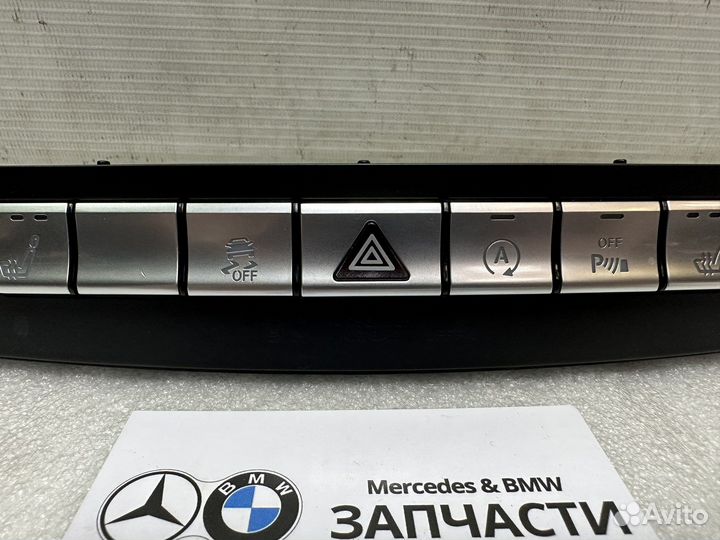Блок центральной консоли Mercedes A2929051700