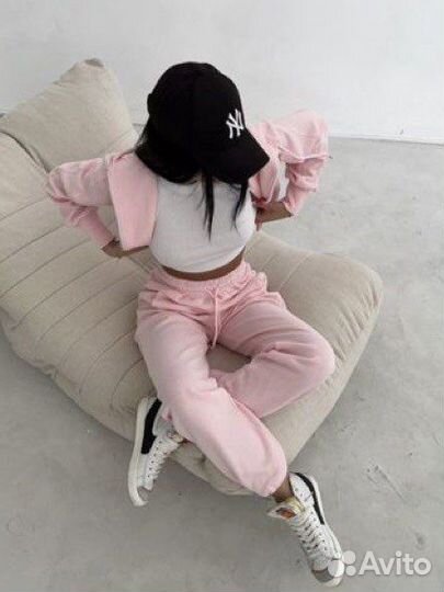 Спортивный костюм