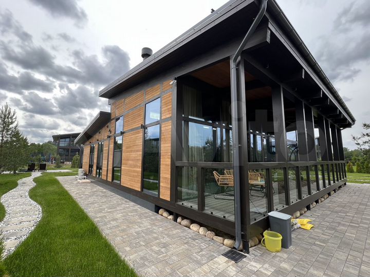 Коттедж 183 м² на участке 15 сот.