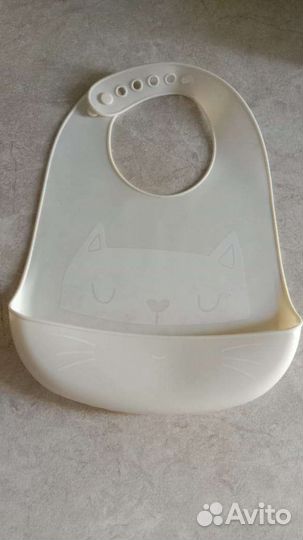 Нагрудник силиконовый для кормления