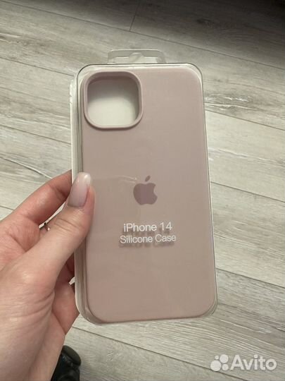 Чехол на iPhone 14 с MagSafe