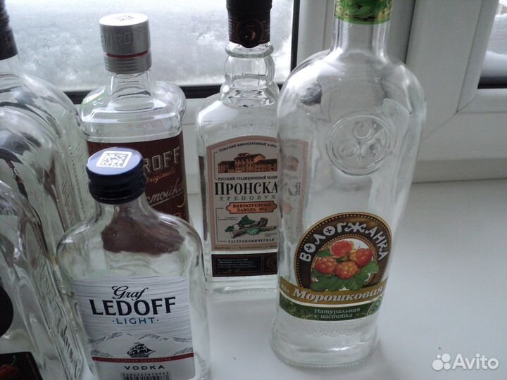 Бутылки стеклянные прямоугольные