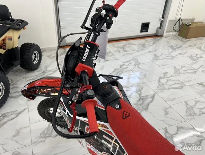 Кроссовый мотоцикл faidet CB300F MAX Б/У Красный