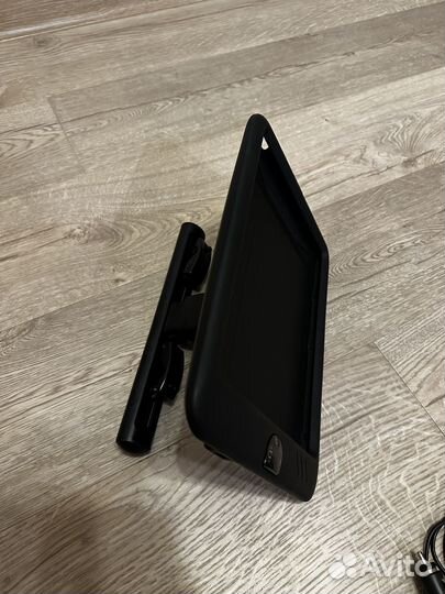 Автомобильный держатель для планшета