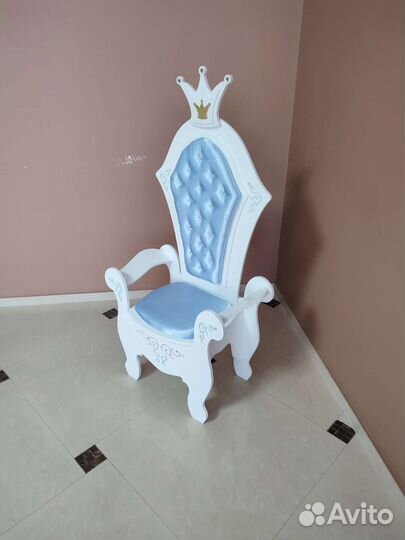 Трон для фотозоны-много