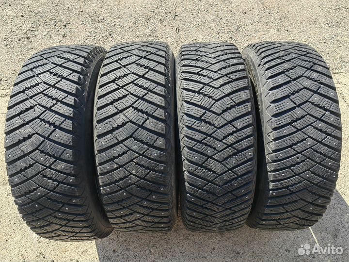 Goodyear UltraGrip Ice Arctic SUV 225/65 R17 102T