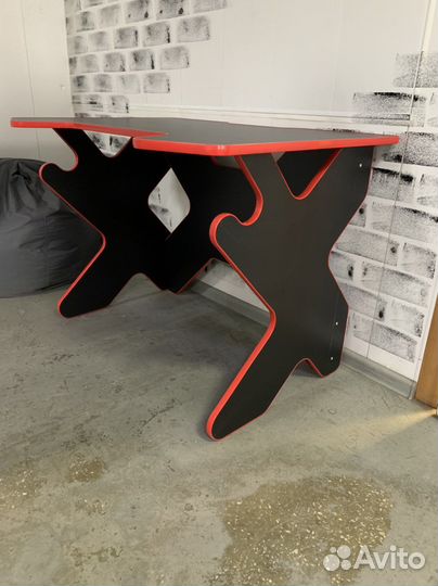 Стол для игр