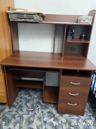 Компьютерный стол