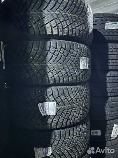Michelin X-Ice North 4 SUV 255/45 R20 105T