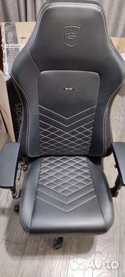 Кресло Noblechairs Hero Black/Gold