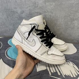 Nike air jordan 1 mid