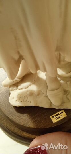 Фарфор. Девочка. Италия.Capodimonte, Авторская