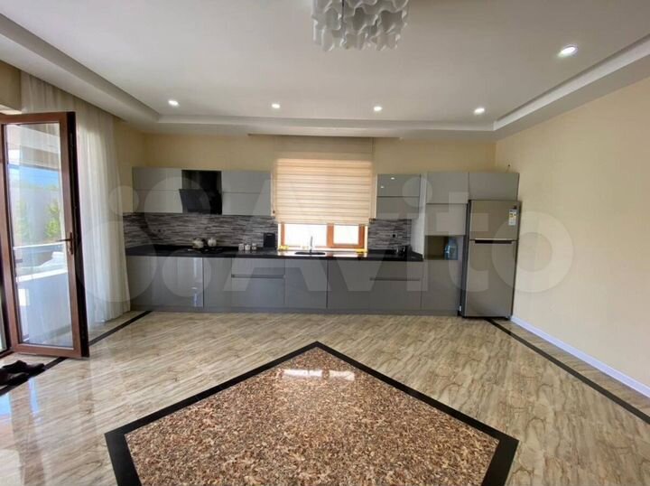 Дом 247 м² на участке 6 сот.