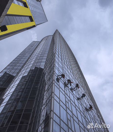 Мойка окон и фасада альпинистами GorFox (горфокс)