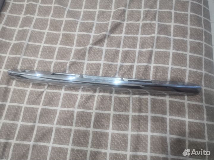 Накладка грышки багажника приора