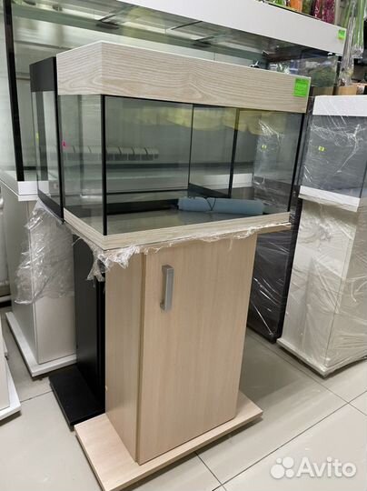 Аквариумы, рыбки