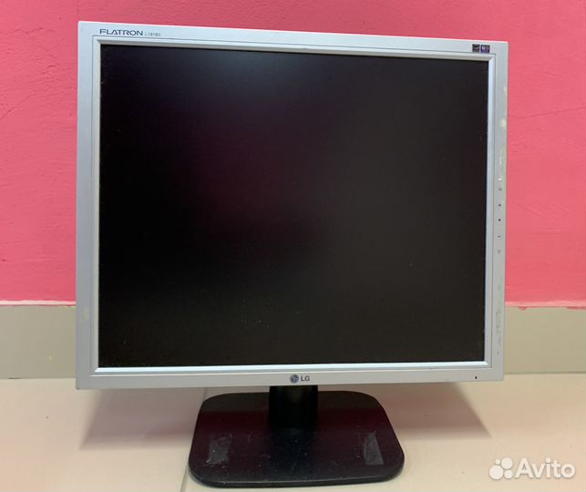 Монитор LG 19